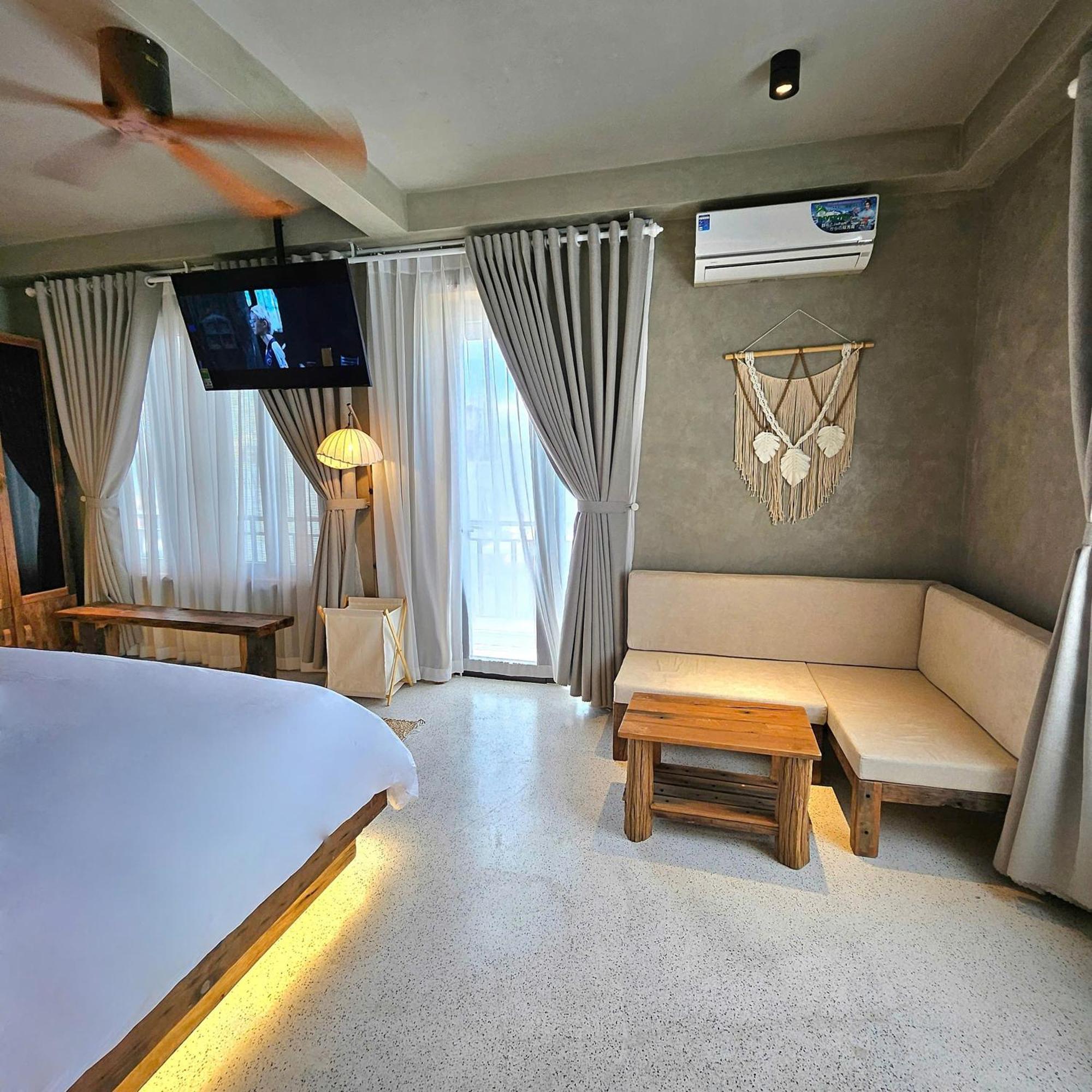 Victory Hotel Hue Exterior photo