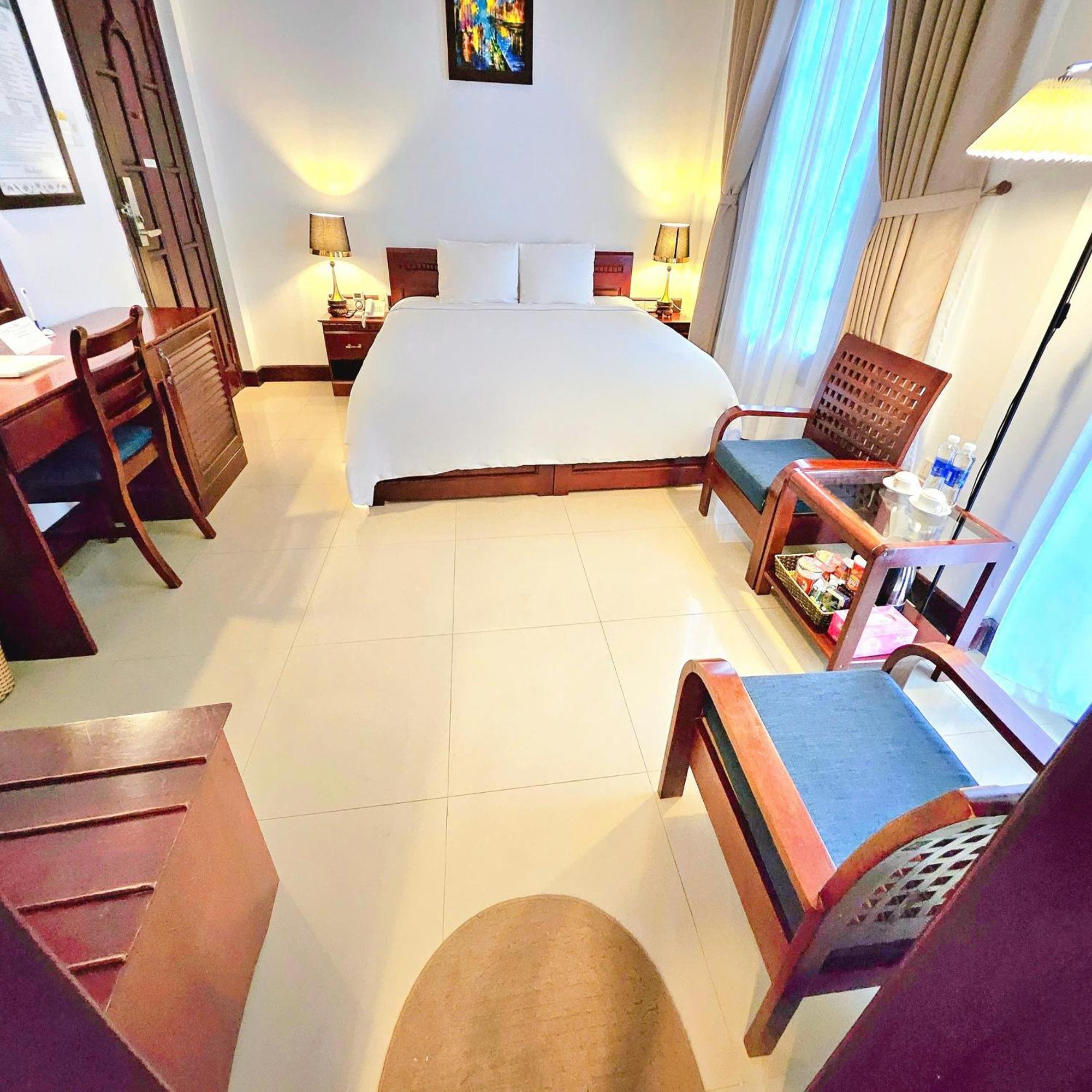 Victory Hotel Hue Exterior photo