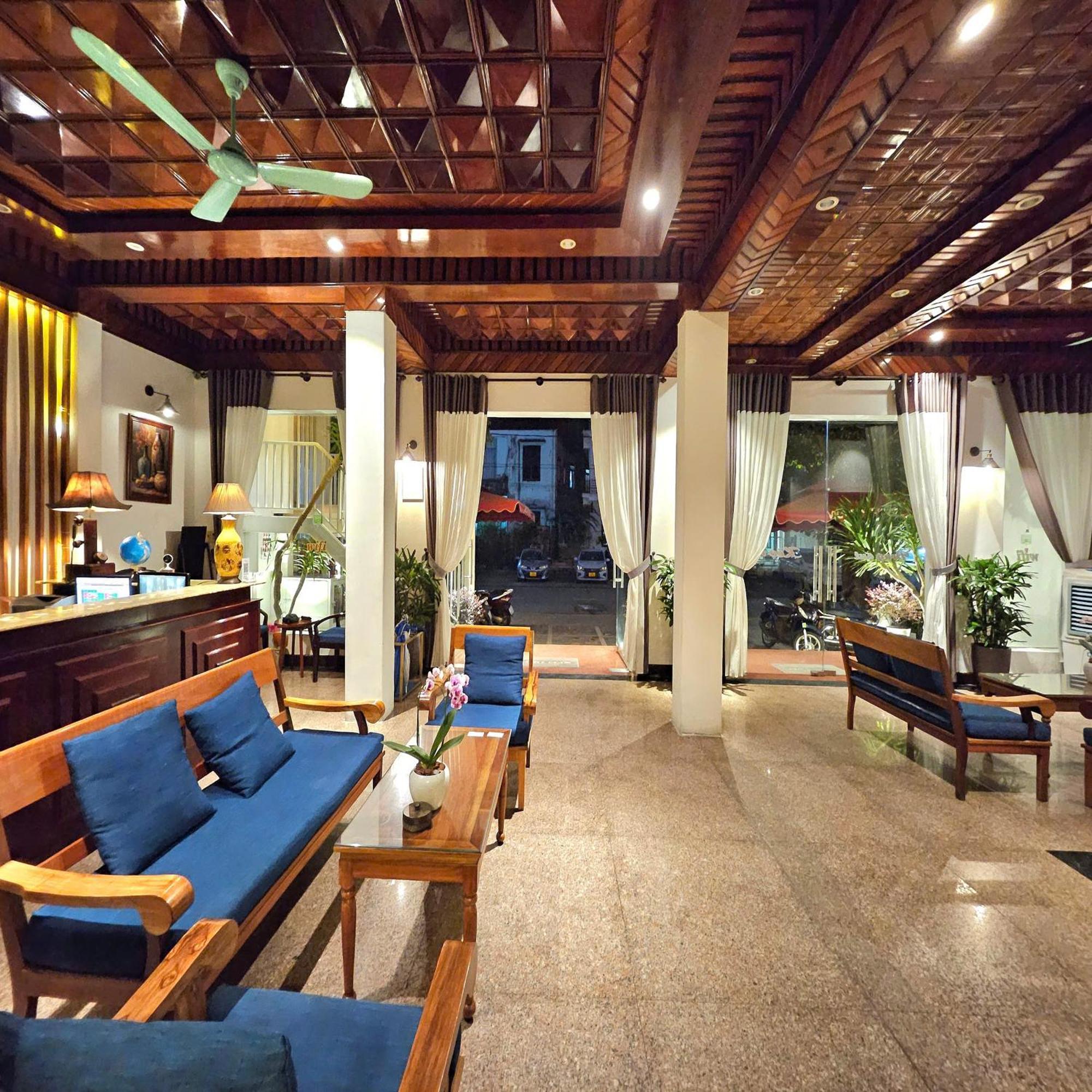Victory Hotel Hue Exterior photo