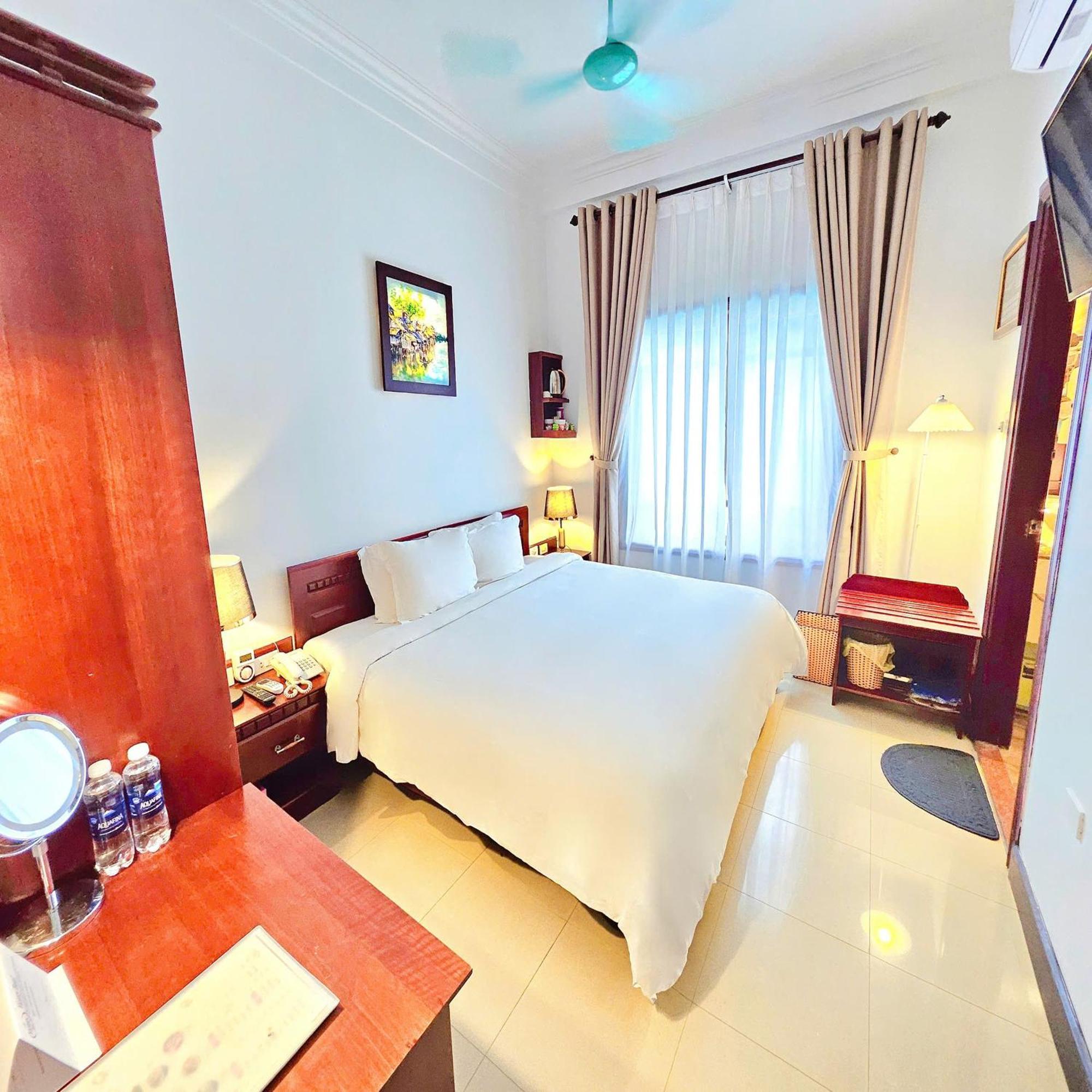 Victory Hotel Hue Exterior photo