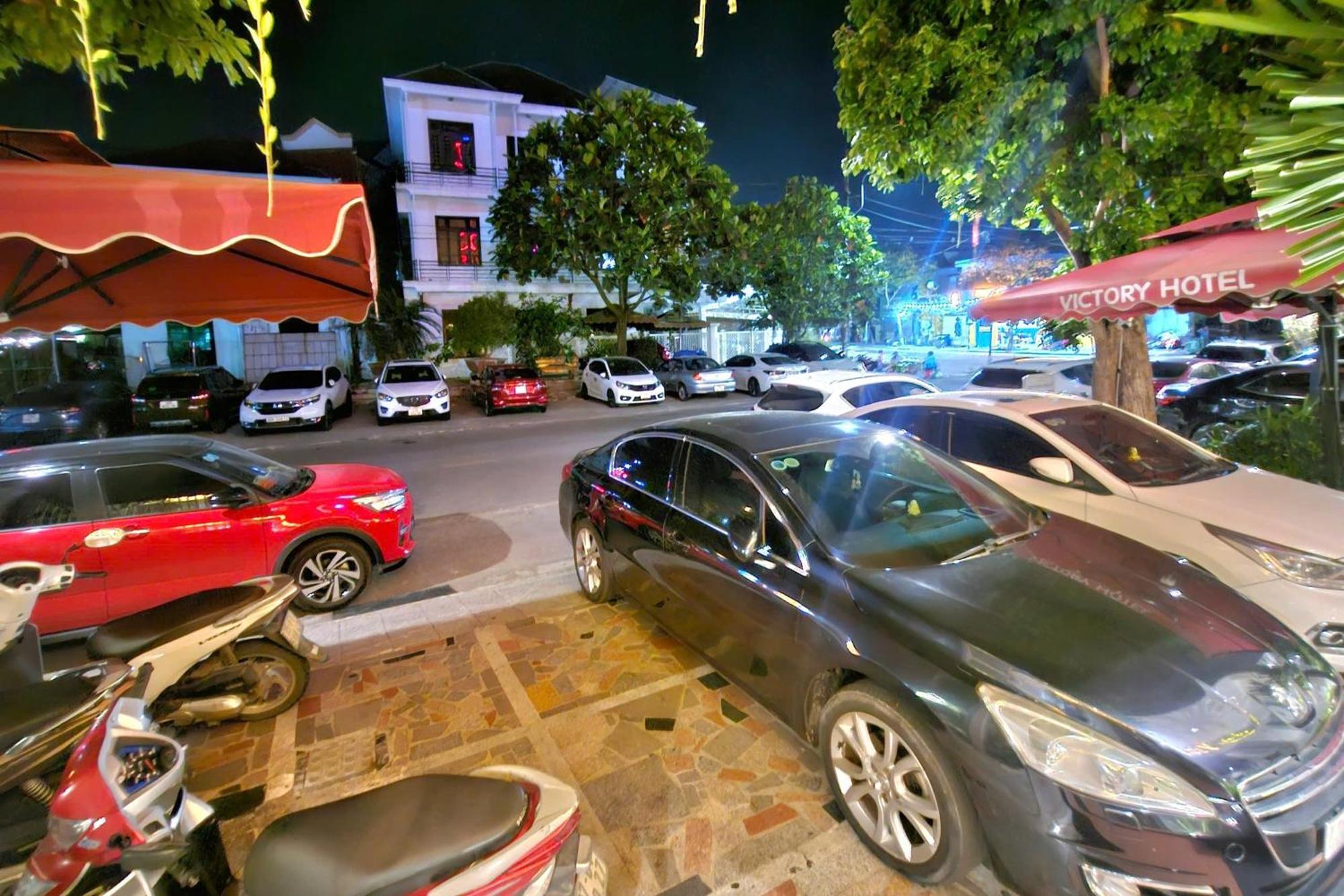 Victory Hotel Hue Exterior photo